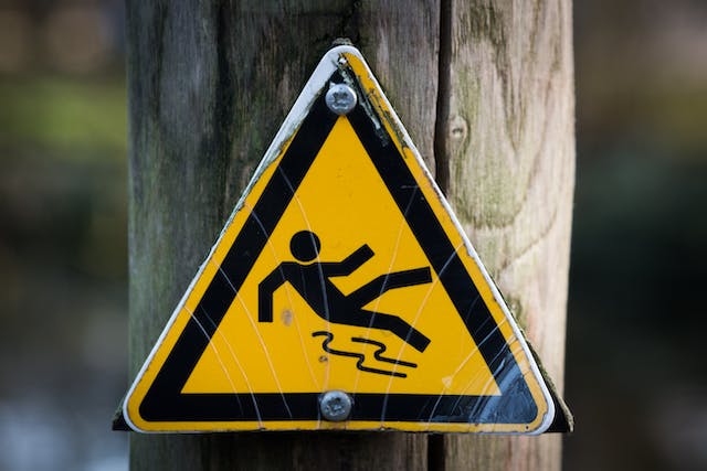 slip and fall winter accidents